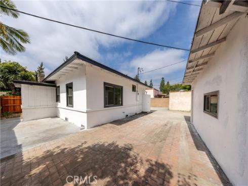 329 W Whiting Avenue, Fullerton, CA