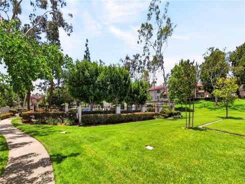949 Creekside Drive, Fullerton, CA
