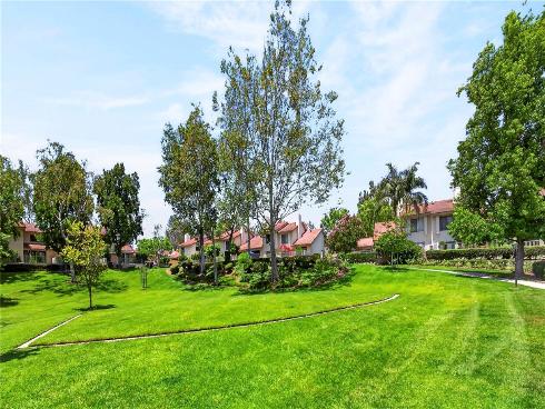 949  Creekside   Drive, Fullerton, CA