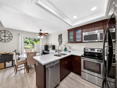 949 Creekside Drive, Fullerton, CA