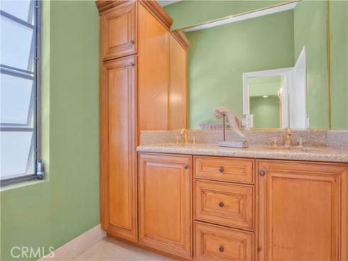 1001 W Las Palmas , Fullerton, CA