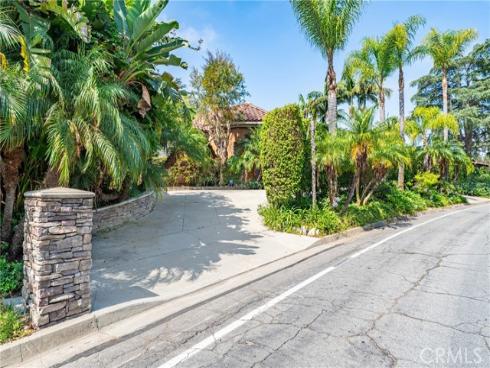 200 W Hermosa Drive, Fullerton, CA