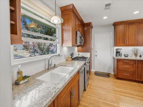 118 N Ashford   Place, Fullerton, CA