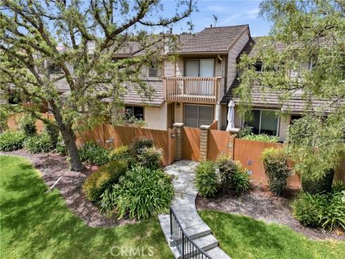 1569 Avenida Selva 201 , Fullerton, CA