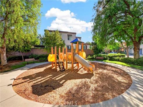2585  Sunflower  , Fullerton, CA