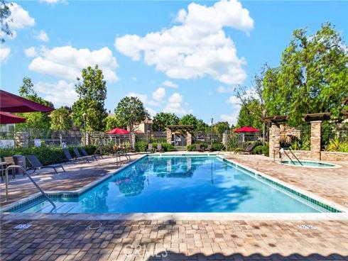 2585  Sunflower  , Fullerton, CA