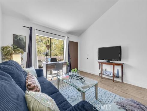 3062 Associated 10 , Fullerton, CA