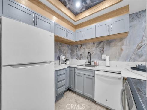 3062 Associated 10 , Fullerton, CA