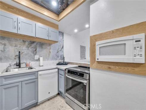 3062 Associated 10 , Fullerton, CA