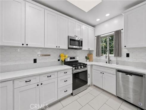 2700 W Olive Avenue, Fullerton, CA
