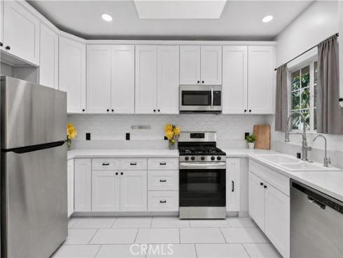 2700 W Olive Avenue, Fullerton, CA