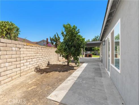 2600  Geneva  , Fullerton, CA