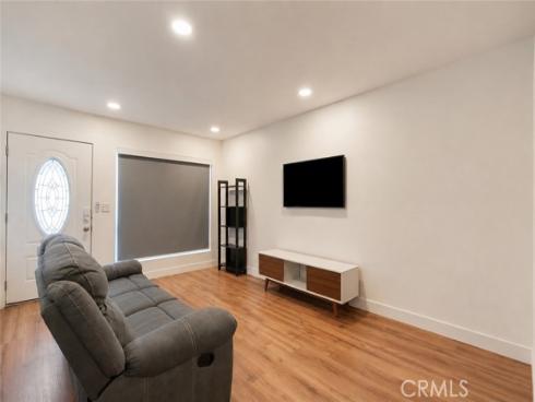 2900 Madison D22