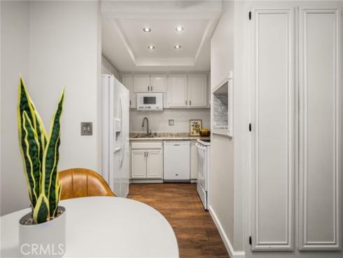 3032  Associated  89 , Fullerton, CA