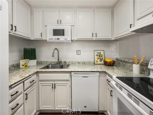 3032  Associated  89 , Fullerton, CA