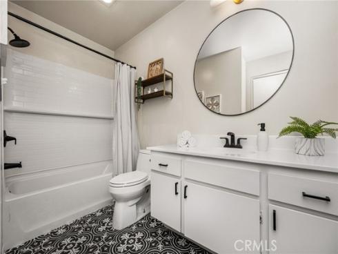3032  Associated  89 , Fullerton, CA