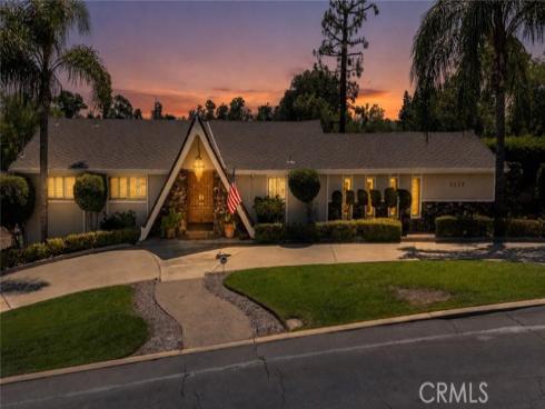 2326 Almira Avenue