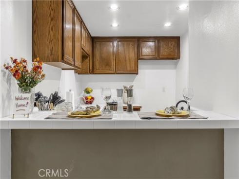 3054 Associated 22 , Fullerton, CA
