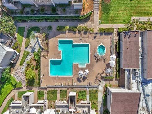 3054 Associated 22 , Fullerton, CA