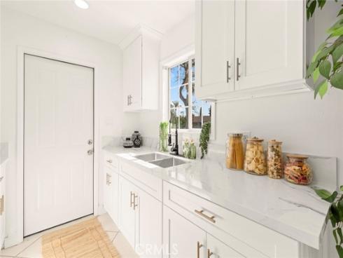 10021 Brookside Dr , Garden Grove, CA