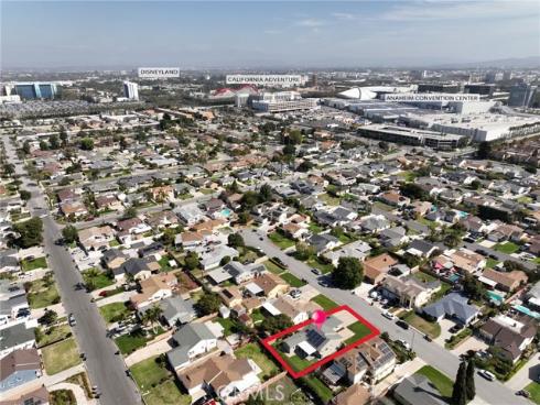 11421 Robert Lane , Garden Grove, CA