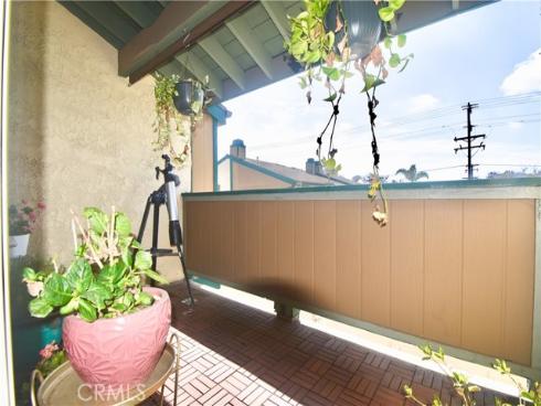 8788  Saint John  15D  Drive, Garden Grove, CA