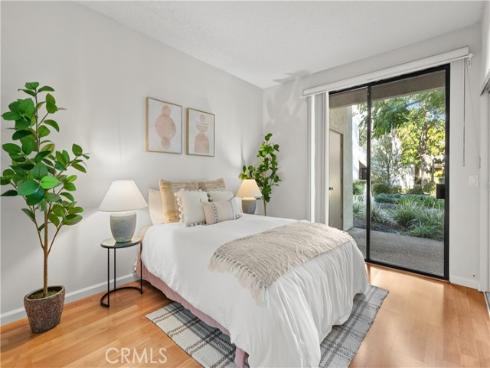 10521  Lakeside  I  Drive, Garden Grove, CA