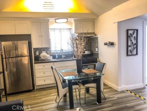 214  Walnut   Avenue, Huntington Beach, CA