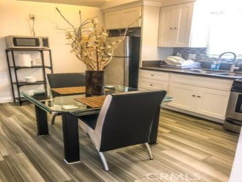 214  Walnut   Avenue, Huntington Beach, CA