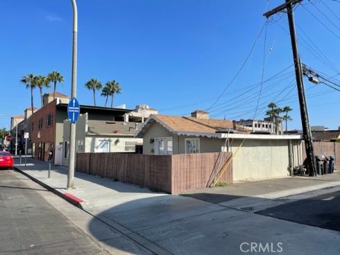 214  Walnut   Avenue, Huntington Beach, CA