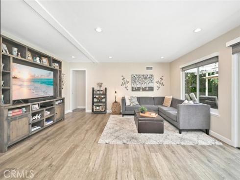 6712 Lawn Haven Drive, Huntington Beach, CA