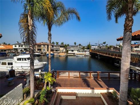 16592 Grimaud Lane, Huntington Beach, CA