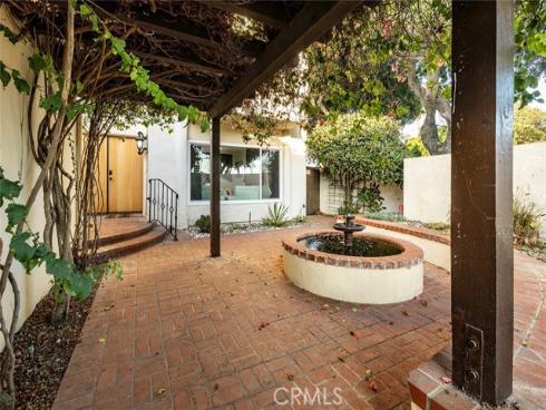 16592 Grimaud Lane, Huntington Beach, CA