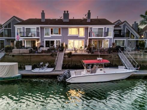16084 Bonaire Circle, Huntington Beach, CA