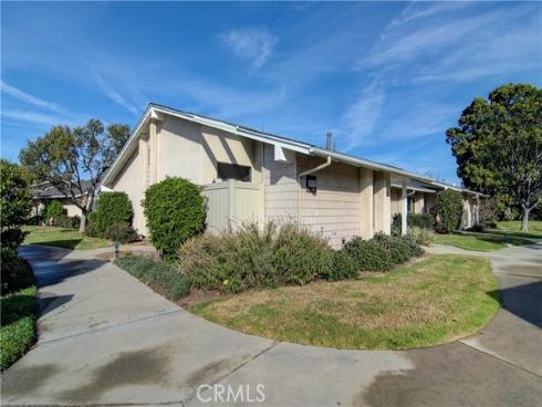 8686 Merced 1010A Circle, Huntington Beach, CA