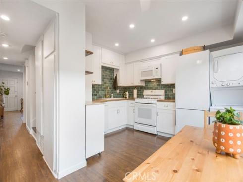 4698 Heil 23C Avenue, Huntington Beach, CA