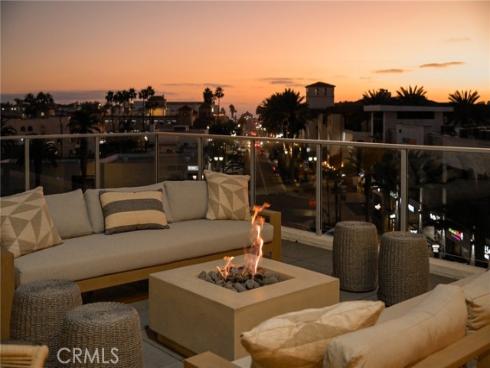 414 Main 320 Street, Huntington Beach, CA