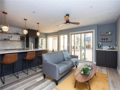 711 Pacific Coast 206 Highway, Huntington Beach, CA