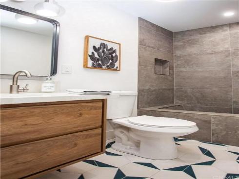 711 Pacific Coast 206 Highway, Huntington Beach, CA