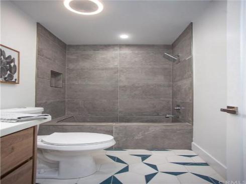 711 Pacific Coast 206 Highway, Huntington Beach, CA