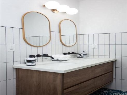 711 Pacific Coast 206 Highway, Huntington Beach, CA