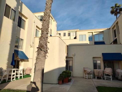 711 Pacific Coast 206 Highway, Huntington Beach, CA