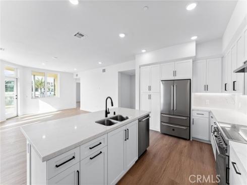 414 Main 205 Street, Huntington Beach, CA