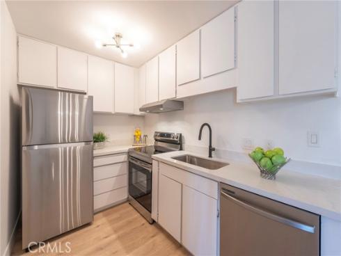 711 Pacific Coast 322 , Huntington Beach, CA