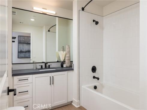 414 Main 220 Street, Huntington Beach, CA