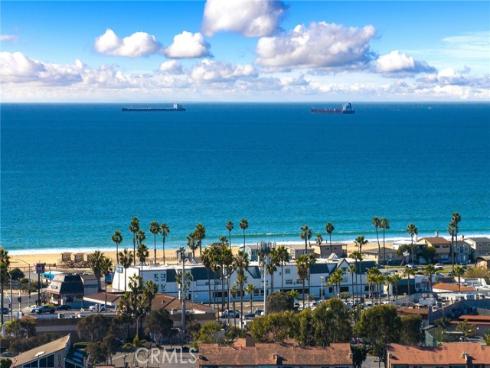 17007 Edgewater Lane, Huntington Beach, CA