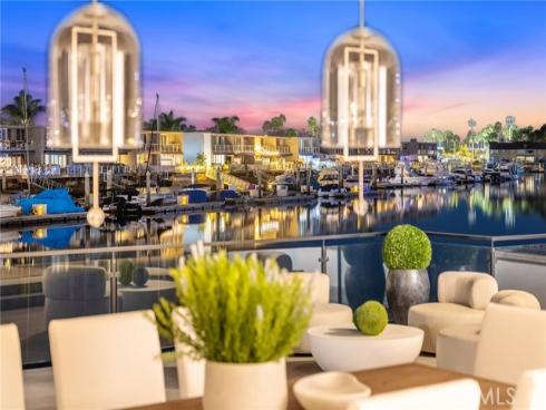 17007 Edgewater Lane, Huntington Beach, CA