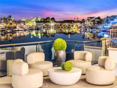 17007 Edgewater Lane, Huntington Beach, CA