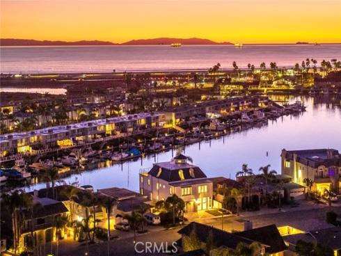 17007 Edgewater Lane, Huntington Beach, CA