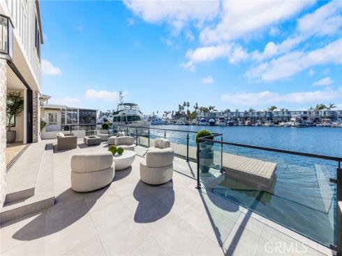 17007 Edgewater Lane, Huntington Beach, CA